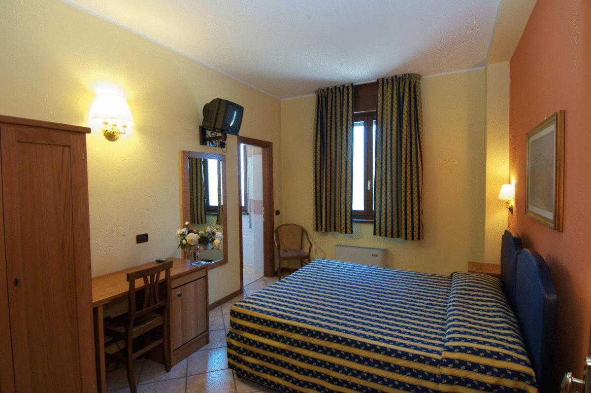 Hotel Il Granaio Порто-Мантовано Экстерьер фото