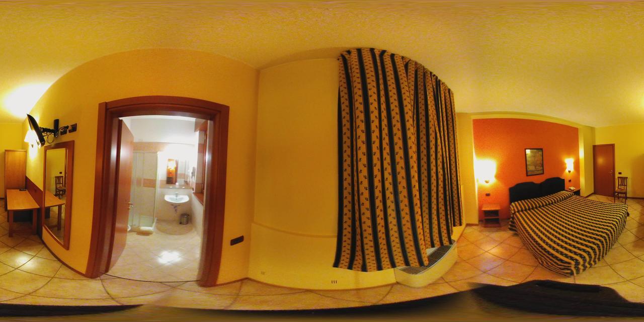 Hotel Il Granaio Порто-Мантовано Экстерьер фото